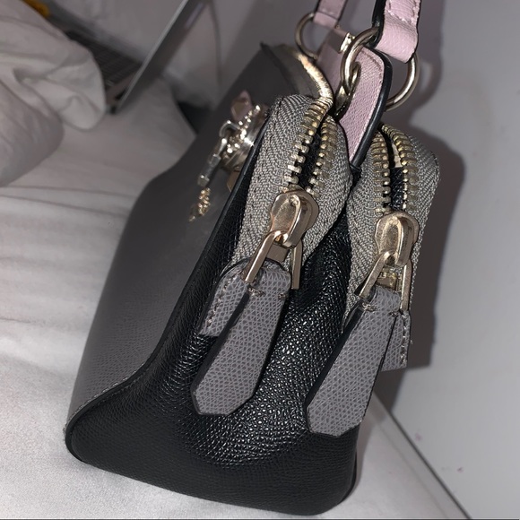 Guess Vintage Bag - Picture 4 of 11